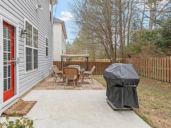 5th image of 6212 Amber Bluffs Cres