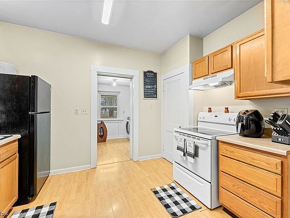 4th image of 808 W Oak St