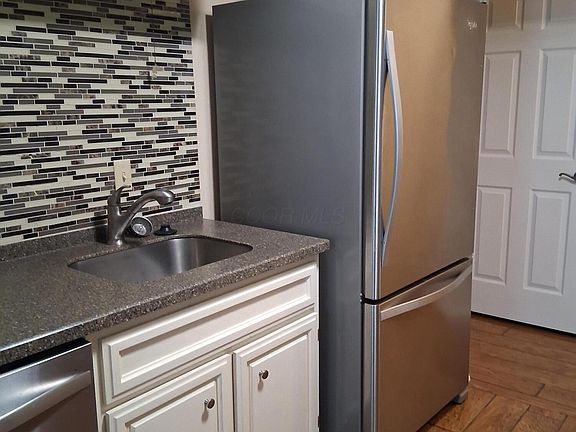 4th image of 402 Mount Vernon Ave APT 8