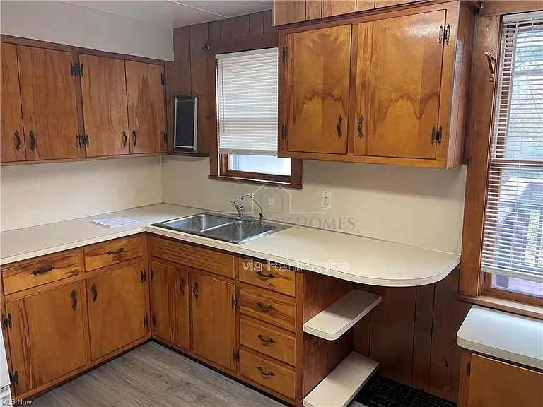 1213 Sherman St — Photo 4