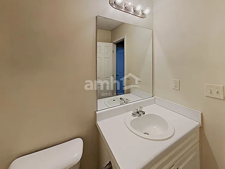 209 Signet Ct — Photo 16