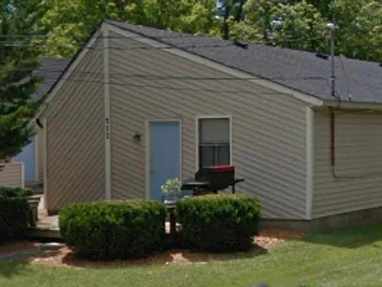 510 N Campus Ave — Photo 1