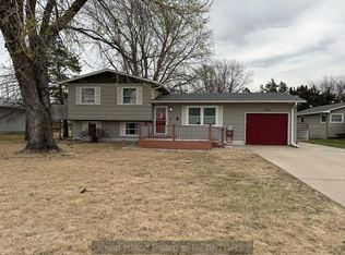 2755 Saint Patrick Ave, Grand Island, NE 68803