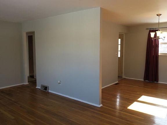 5th image of 4471 Saint Dominic Dr