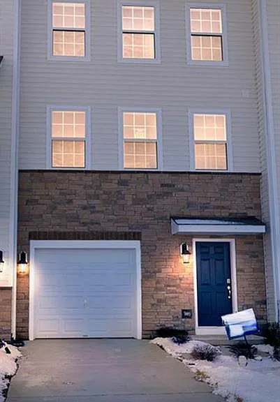 8328 Alexander Ct — Photo 1