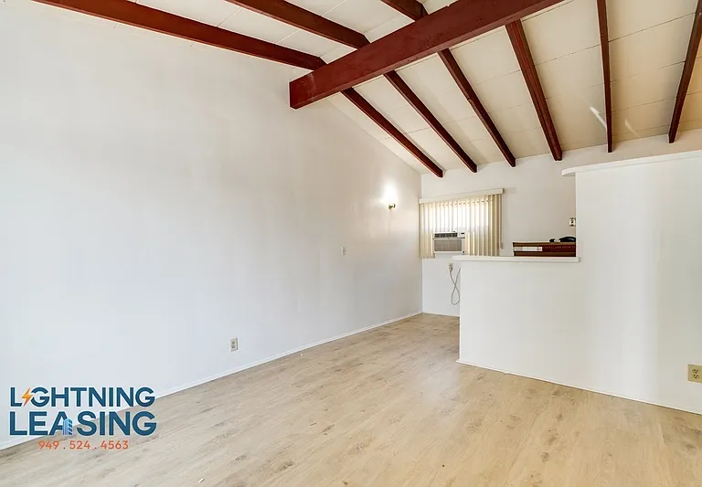 7910 Willis Ave #4 — Photo 4
