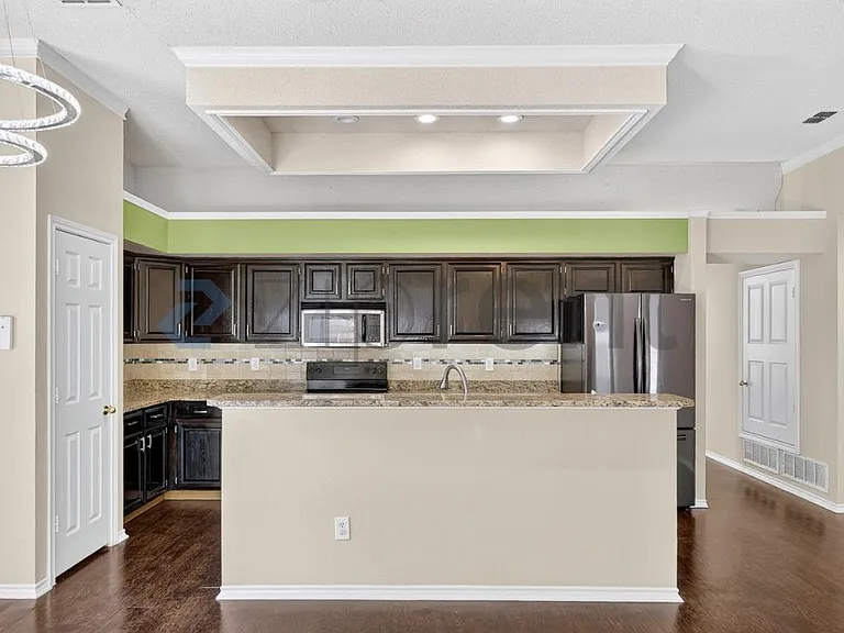 5412 Blue Water Lake Dr — Photo 11