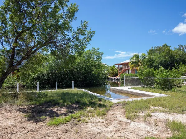 27398 Jamaica Ln, Ramrod Key, FL 33042