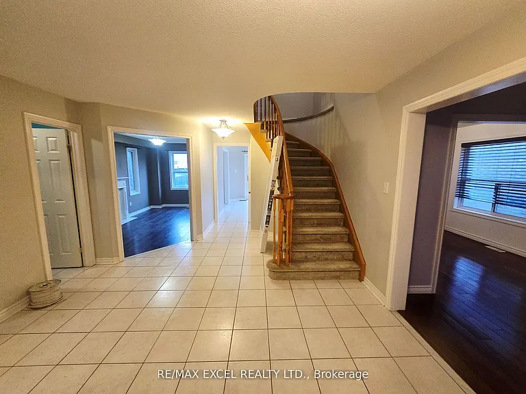 38 Shaina Ct #MAIN 2ND FLOOR — Photo 12