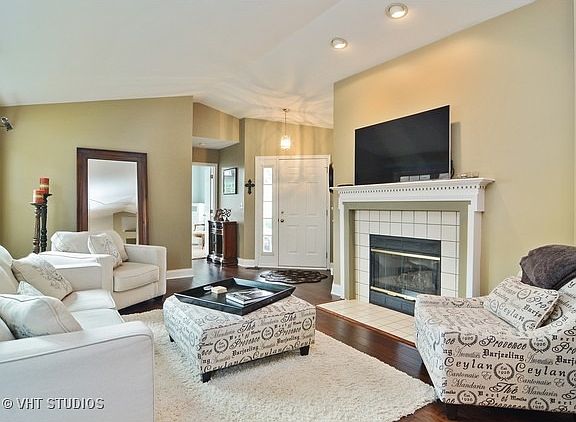 3rd image of 457 W Parkside Dr