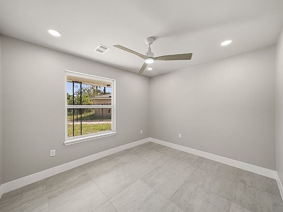 4th image of 5927 Easter St