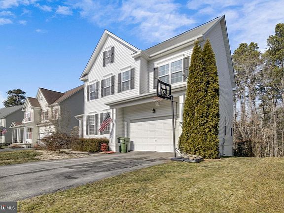 3rd image of 23485 Canna Ct