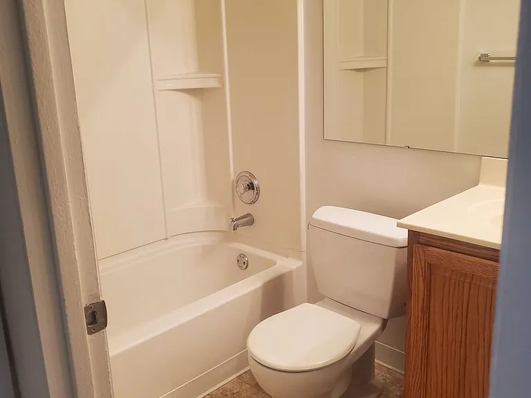 Bent Oak Apartments — Photo 25