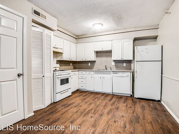 2nd image of 89 Highland Park Ct