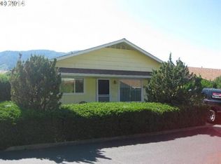 729 Brookside Cir, Rogue River, OR 97537