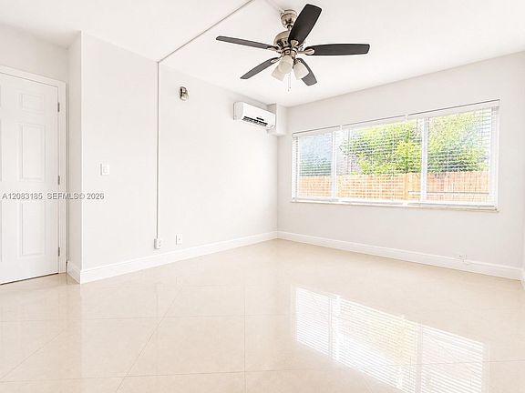 5th image of 2901 Middle River Dr APT 5