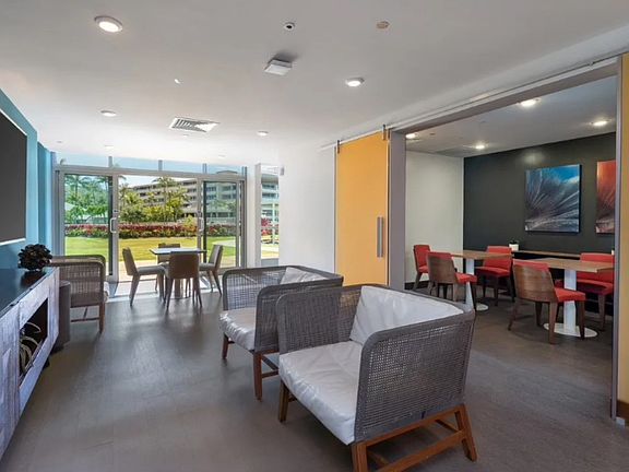 2nd image of 7000 Hawaii Kai Dr #2710