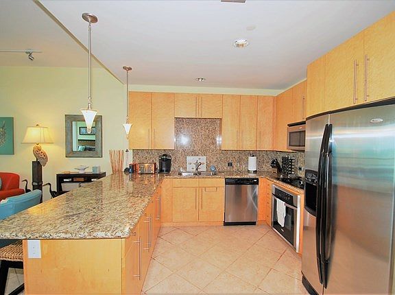 4th image of 310A Padre Blvd