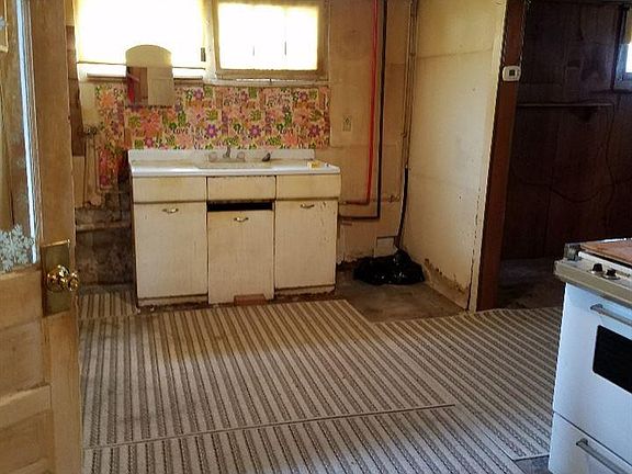 5th image of 805 E 30th Ave