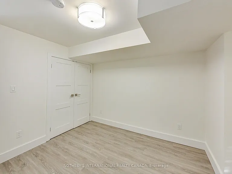 669 Euclid Ave #LOWER — Photo 16