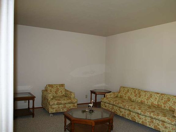 4th image of 2333 W Carmen Ave
