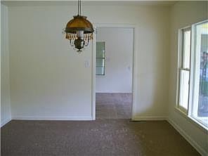 4th image of 3012 Clary Ave