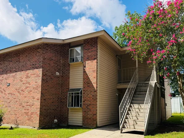 2BD, 2BA apartment located near the intersection of Perkins and Essen, 7724 Bles Ave APT C, Baton Rouge, LA 70810