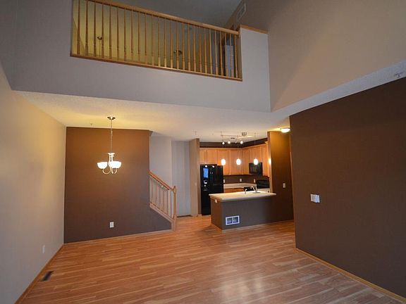 2nd image of 3823 Abercrombie Ln