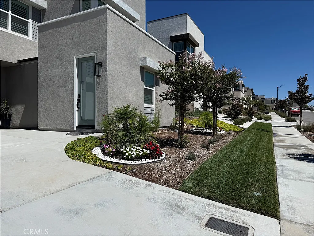 1 bed, 500 sqft, $1,600 — Photo 2