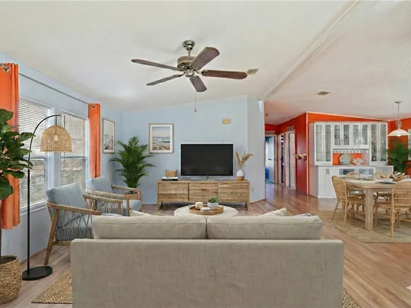 428 Papaya Cir, Barefoot Bay, FL 32976