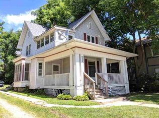 842 N Court St, Rockford, IL 61103