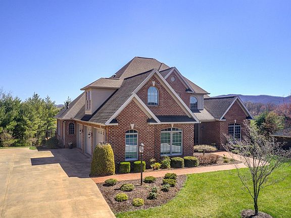 3rd image of 180 Ashby Dr