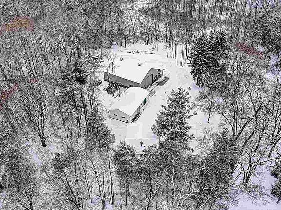 5th image of N7085 N Shore Rd