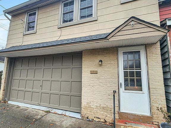 2nd image of 212 Jones St