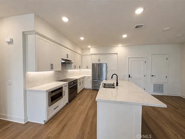 414 Main St #210 — Photo 7