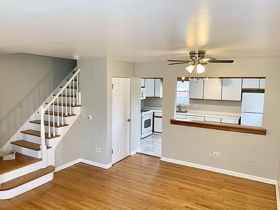 2nd image of 29 E Thorndale Ave #29