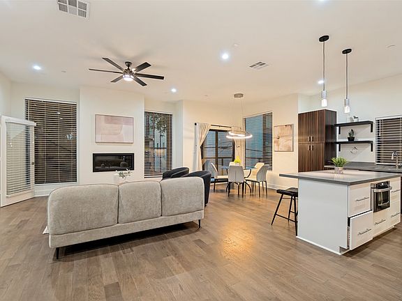 4th image of 429 W 9th St #204