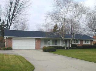 1061 Hemmeter Rd, Saginaw, MI 48603