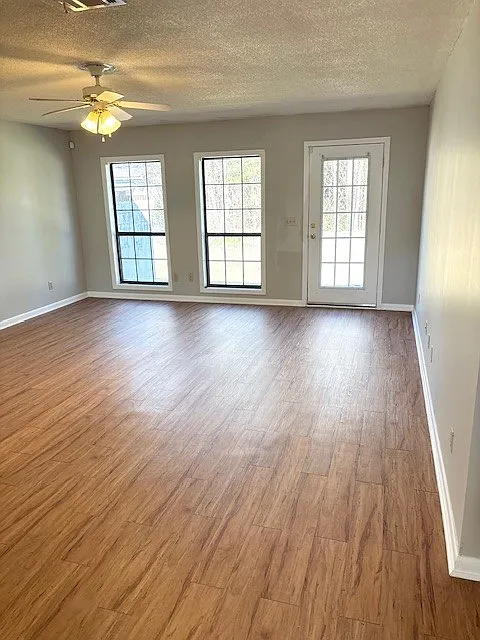 2 bed, 900 sqft, $1,000 — Photo 2