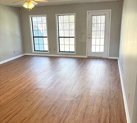 2nd image of 504 Pineview Dr APT A