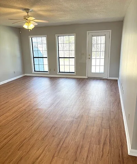 504 Pineview Dr #A — Photo 2