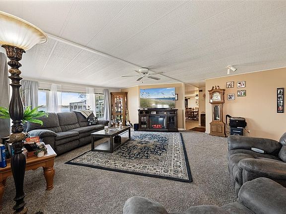 3rd image of 121 BONNIE DRIVE