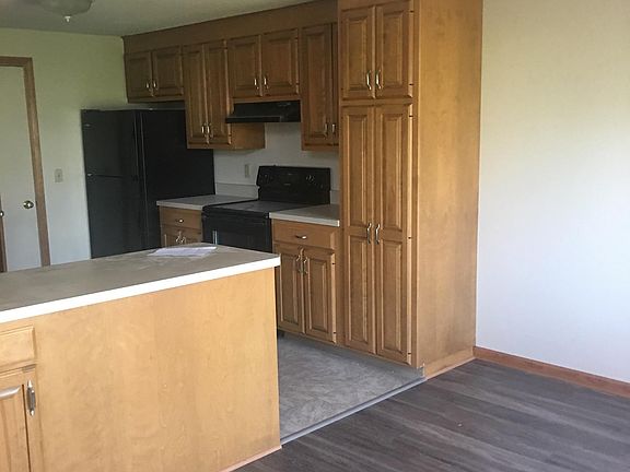 3rd image of 52 Ivy Ln #52