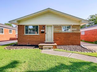 23701 Deziel St, Saint Clair Shores, MI 48082