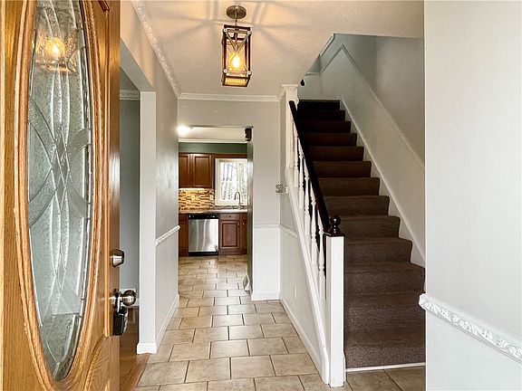 5th image of 2922 Hemlock Dr
