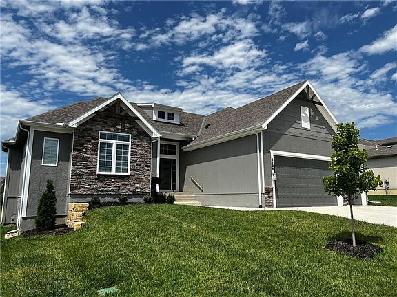 2nd image of 4196 NE Chapel Manor Dr