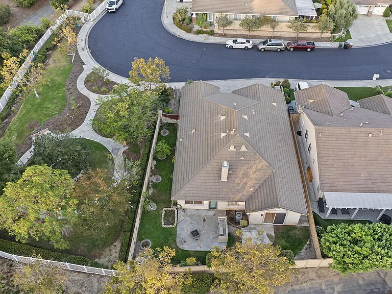 5711 Citrus Ranch Cir — Photo 36
