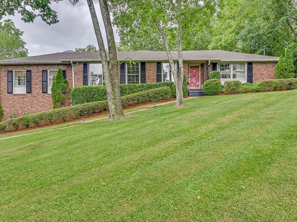 1st image of 823 Evansdale Dr