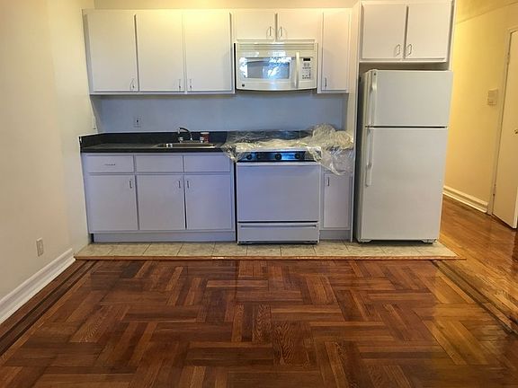 4th image of 633 E 16th St APT 5D
