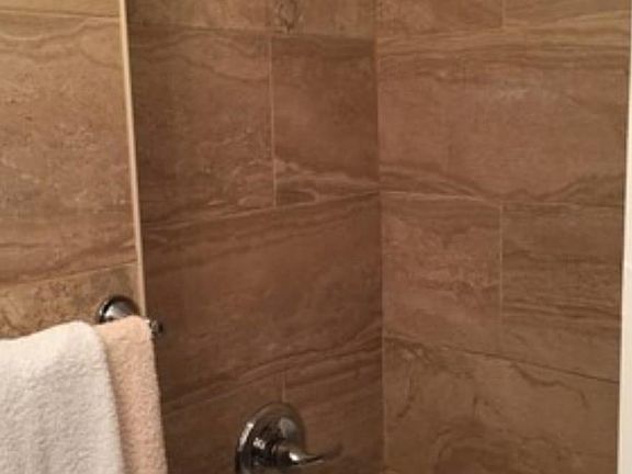 5th image of 2122 E 66th St Floor 1